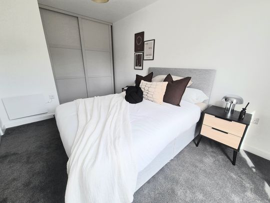 Cow Green, Halifax - Photo 1