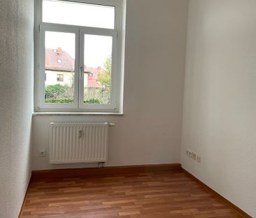 Frisch sanierte 3-Raum-Wohnung mit Balkon, Dusche und Badewanne - Photo 3