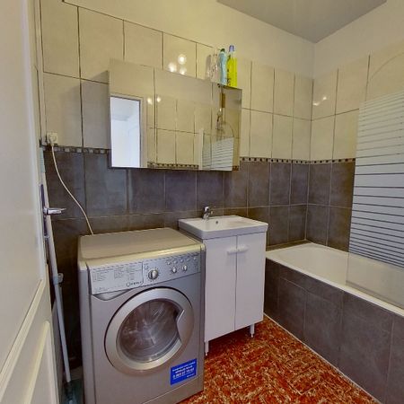 Location Appartement 3 pièces 47m² - Photo 3