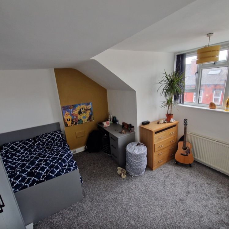 2 Bed - 28 Thornville Road, Hyde Park, Leeds - LS6 1JY - Student - Photo 1