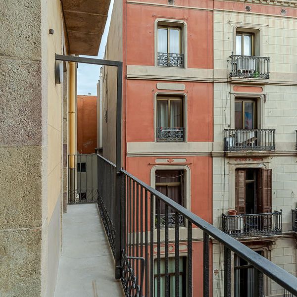 Beautiful 3-Bedroom Apartment Designed in the 1900´s - Photo 1