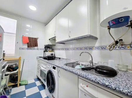 Calle de la Reina, Madrid, Community of Madrid 28004 - Foto 5