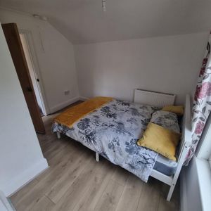 House share to rent - Photo 2