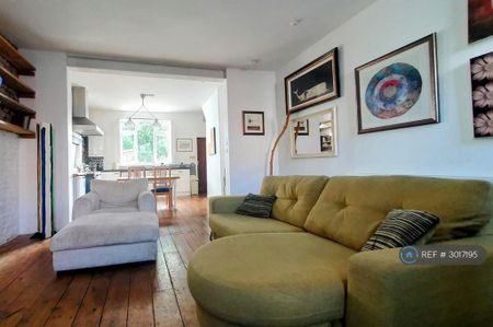 2 bedroom terraced house to rent - Photo 4