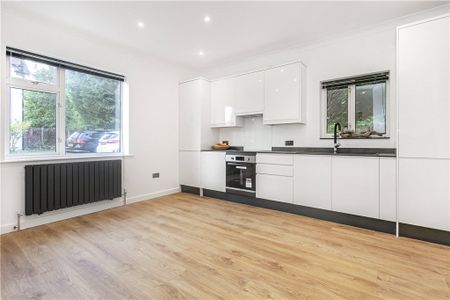 York Road, Woking, Surrey, GU22 7XR - Photo 4