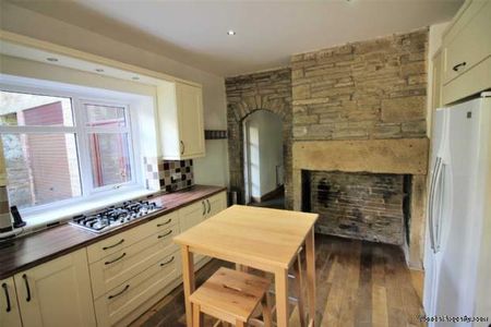 3 bedroom property to rent in Holmfirth - Photo 2