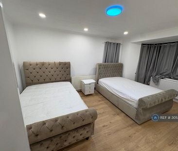 3 bedroom detached house to rent - Photo 5