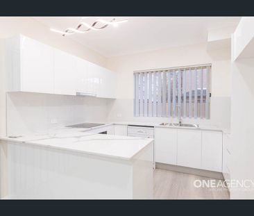 Convenient and fully renovated townhouse - Photo 5