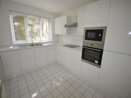 2 Bedroom Apartment To Let - Photo 4