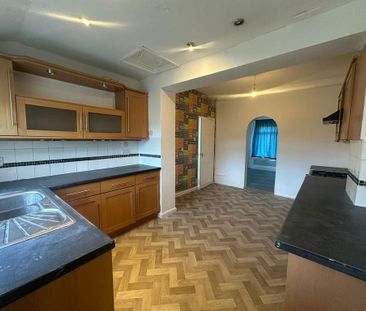 3 bedroom end of terrace house to rent - Photo 1