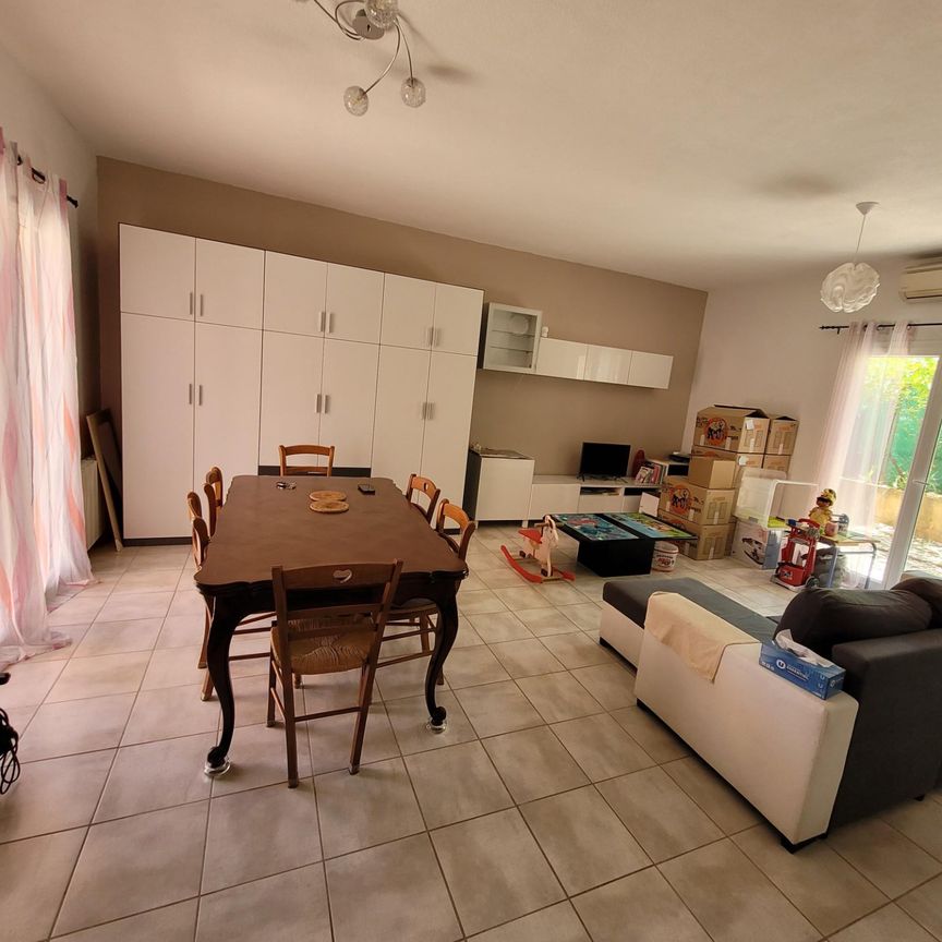 Location Maison 5 pièces 92m² PUGET VILLE 83390 - Photo 1