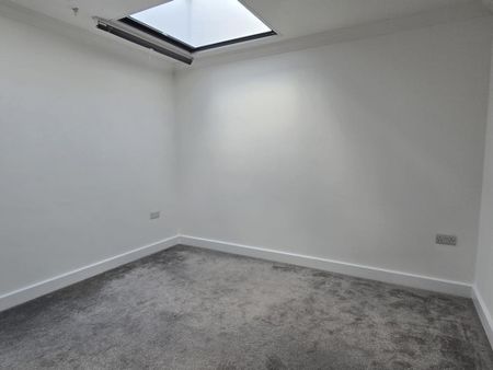 2 bedroom semi-detached house to rent - Photo 3