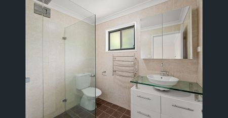 Sensational family home with superb outdoor entertaining areas - Photo 5