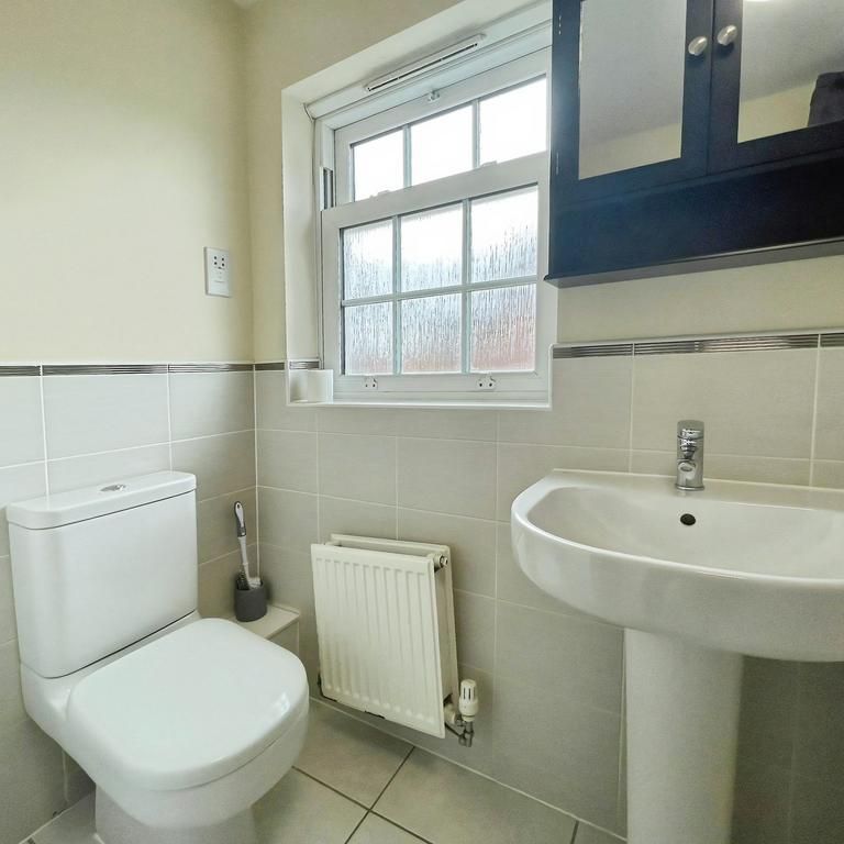 3 bedroom semi-detached house to rent - Photo 1