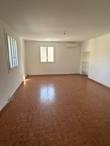 Location Appartement 4 pièces 113m² GRILLON 84600 - Photo 2