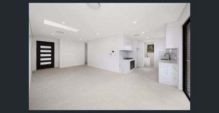 Ultra Modern Spacious Family Home - Photo 4