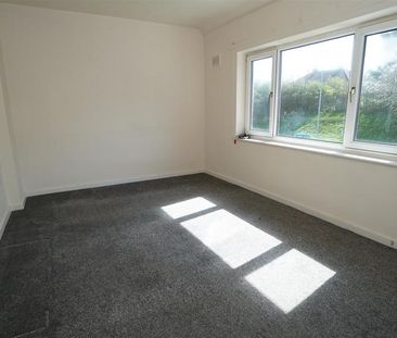 2 bedroom semi-detached house to rent - Photo 5