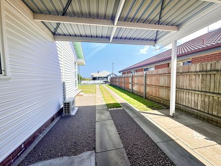 Neat 3 bedroom home in a prime location - Photo 2