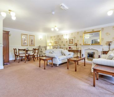 Blenheim Lodge, Amersham - Photo 3