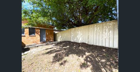 BRIGHT & MODERN 1-BEDROOM UNIT WITH PRIVATE LANE ACCESS - Photo 3