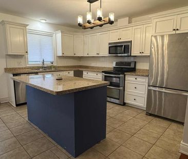 For Lease - 41 Melrose Avenue, Wasaga Beach, Ontario - Photo 1