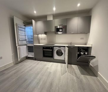 Towergate House, 352 Avebury Boulevard, Milton Keynes, Buckinghamsh... - Photo 6