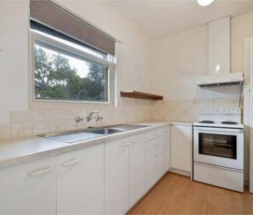 Neat, Trendy and Convenient Two Bedroom Maisonette - Photo 1