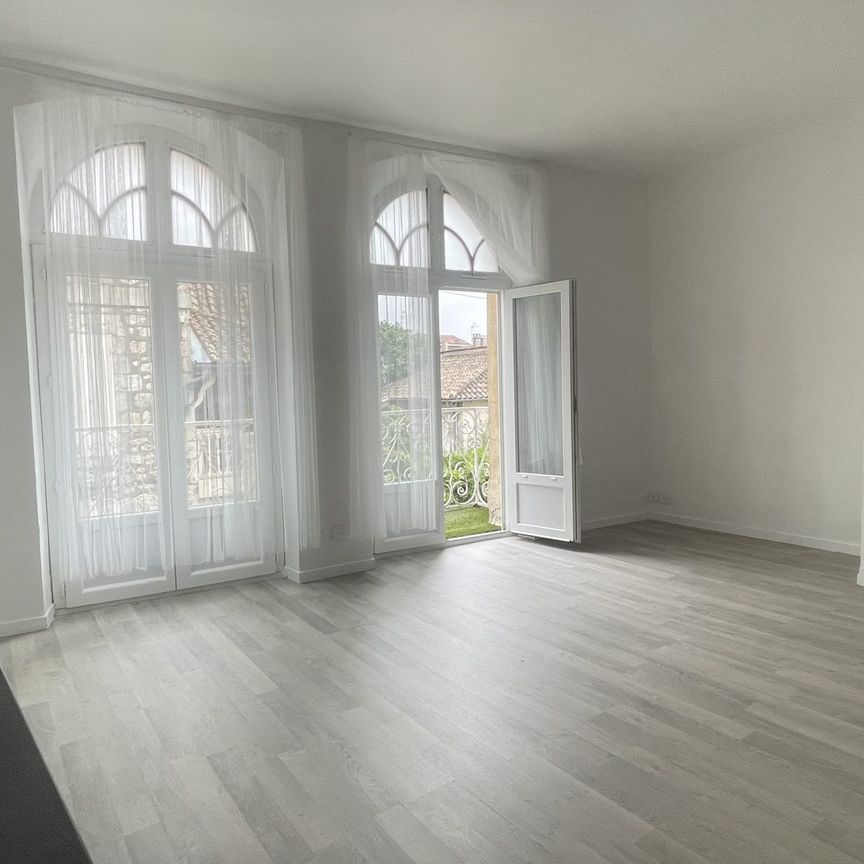 Location Appartement 4 pièces 95m² LAROQUE TIMBAUT 47340 - Photo 1