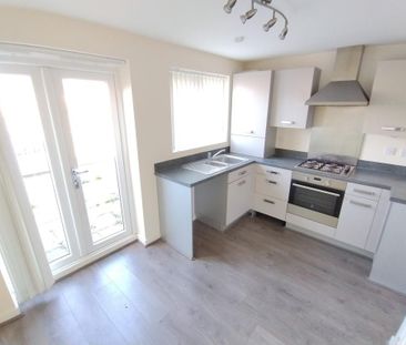 3 bedroom semi-detached house to rent - Photo 5