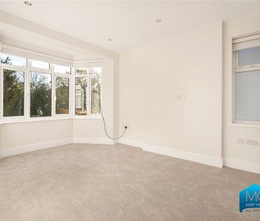 4 bedroom semi-detached house to rent - Photo 5