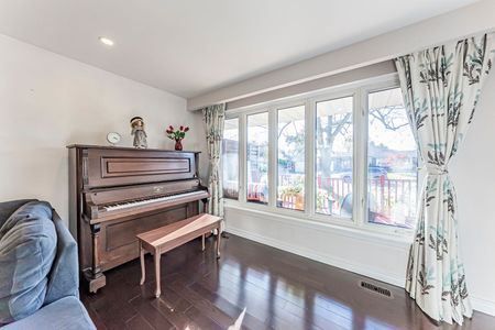 For Lease - 43 Sherwood Forest Drive Unit# Main Floor #2, Markham, Ontario - Photo 3