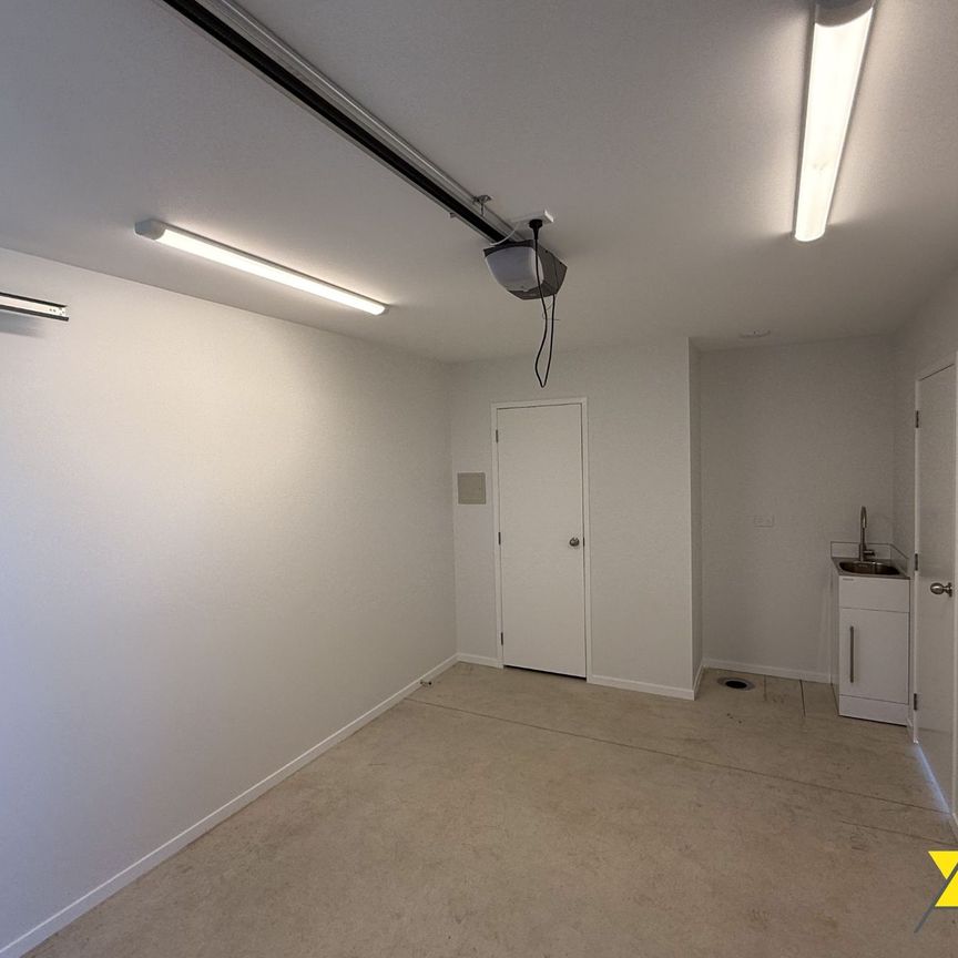 New Duplex House in Te Atatu South! - Photo 1