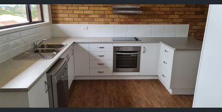 2 Bedroom Unit available now! - Photo 4