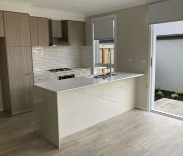 13B Townley Boulevard, Werribee VIC 3030 - Photo 3