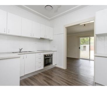 Four bedroom house with ducted air conditioning - Photo 3