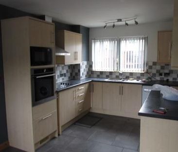 2 bedroom end of terrace house to rent - Photo 4