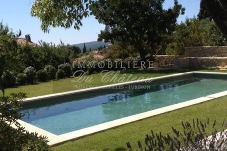 A louer, villa de prestige au centre du village de Gordes, pour 6 personnes, avec piscine et jardin - Photo 4