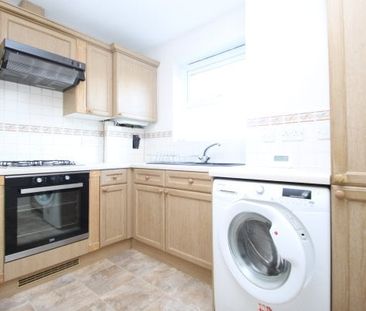 Chichester 2 bedroom flat to rent - Photo 4