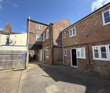 1 bedroom ground floor flat to rent - Photo 1