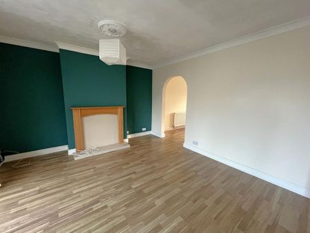 3 bedroom semi-detached house to rent - Photo 2