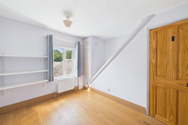 2 bedroom House in Mount Pleasant, Wokingham - Photo 1