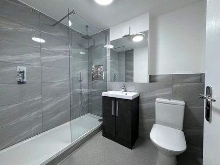 Firle Court, Yeomanry Close, Epsom, Surrey, KT17 4DD - Photo 3
