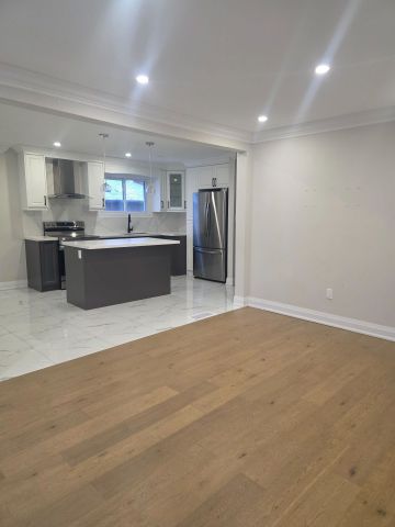 For Lease - 134 Keewatin Street, Oshawa, Ontario - Photo 4
