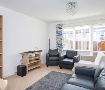 2 bedroom terraced house to rent - Photo 2