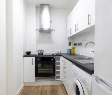 Large Premier Studio - Photo 5