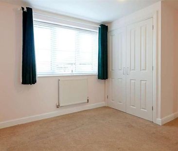 Frampton Close, Fishbourne, PO19 - Photo 4