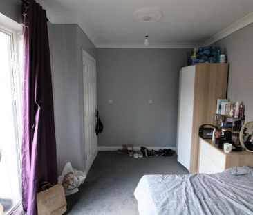 4 bedroom private hall to rent - Photo 4