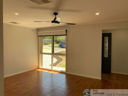 1 / 1 Summerlea Road, Narre Warren - Photo 4