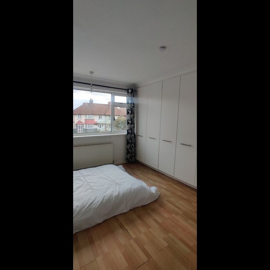 Room in a Shared House, Stanford Road, SW16 - Photo 1