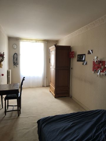 Location Maison 6 pièces 141m² LA ROCHE CHALAIS 24490 - Photo 3